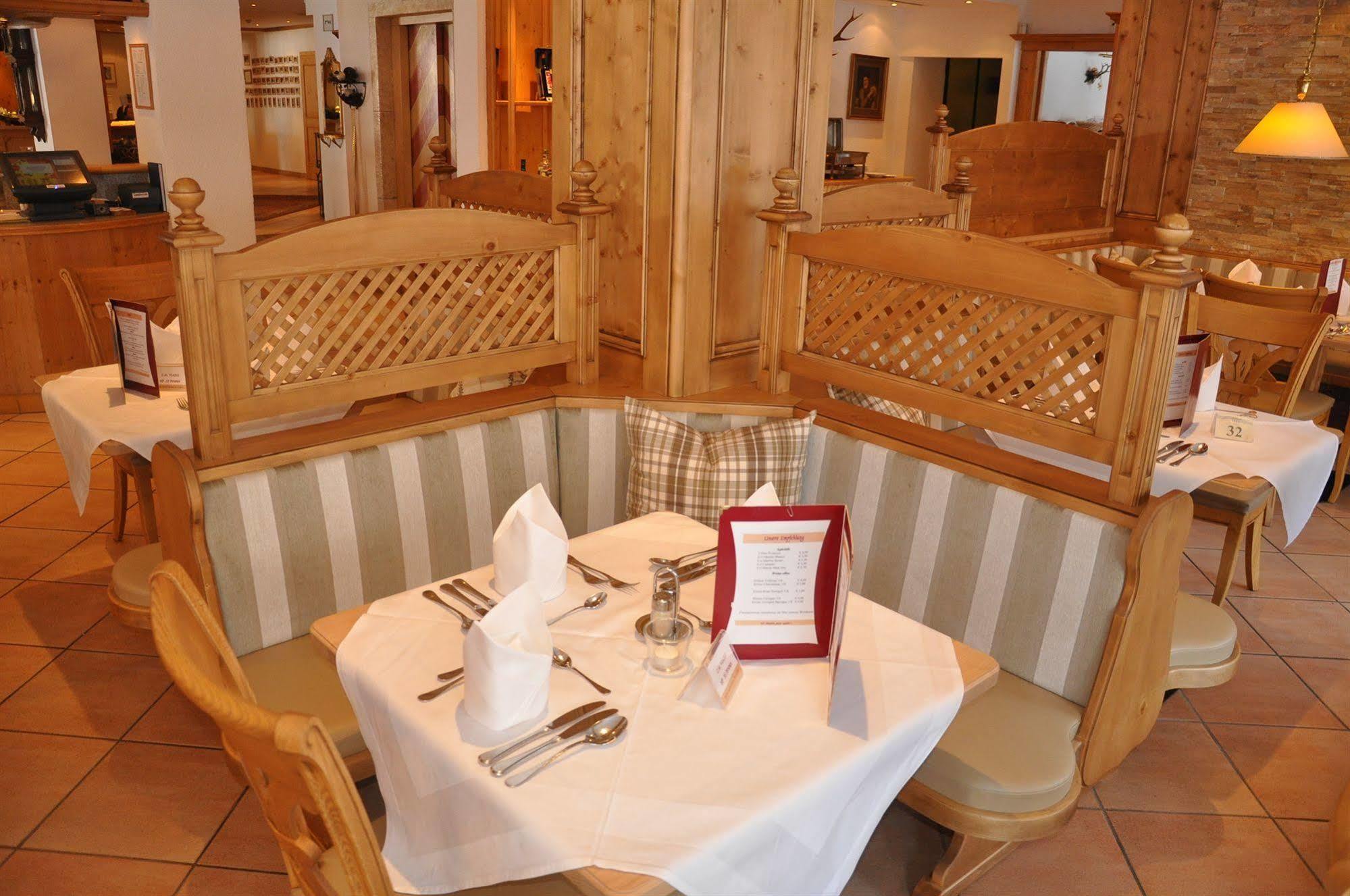 Hotel Central Seefeld in Tirol Eksteriør bilde