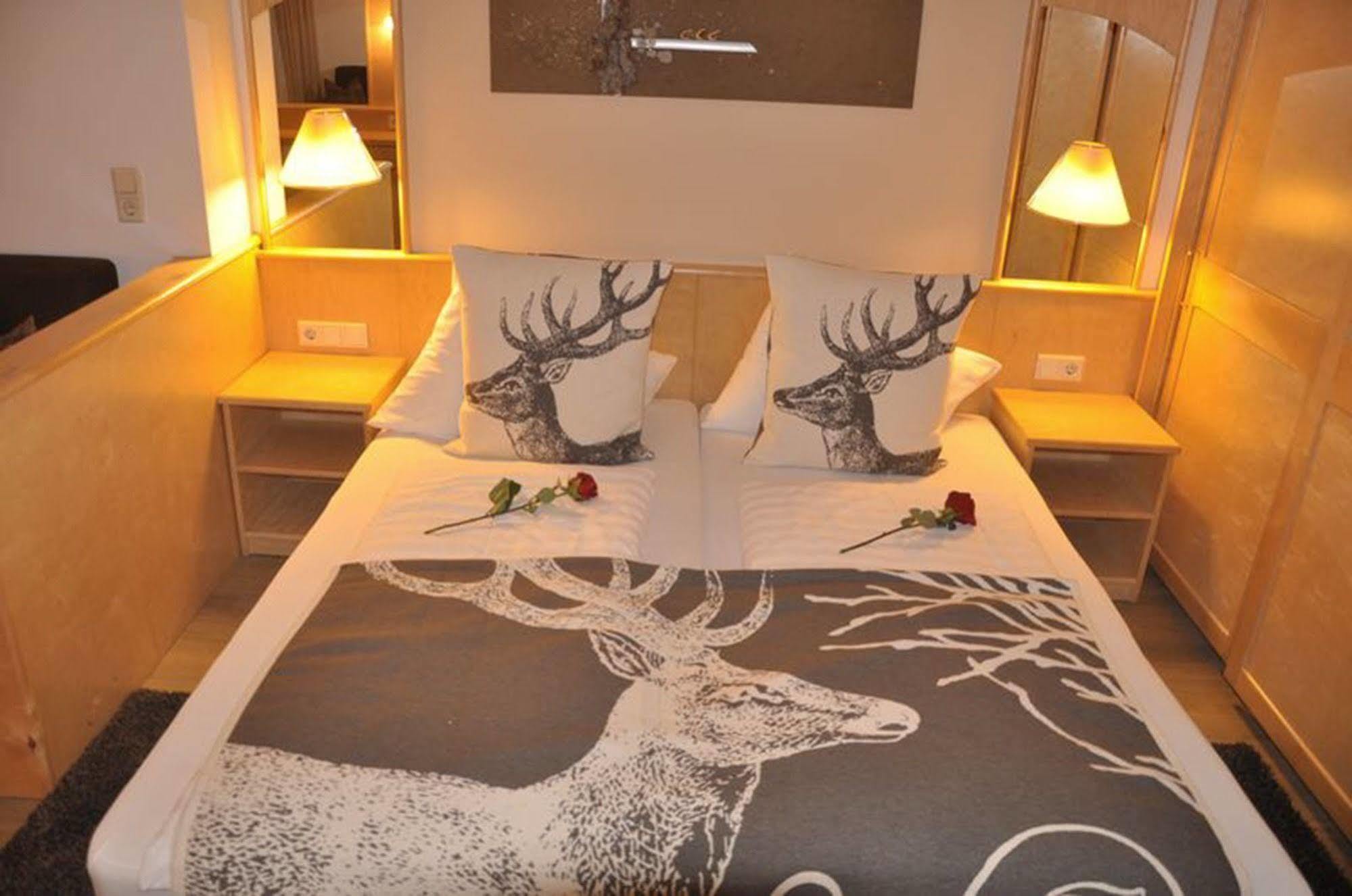Hotel Central Seefeld in Tirol Eksteriør bilde